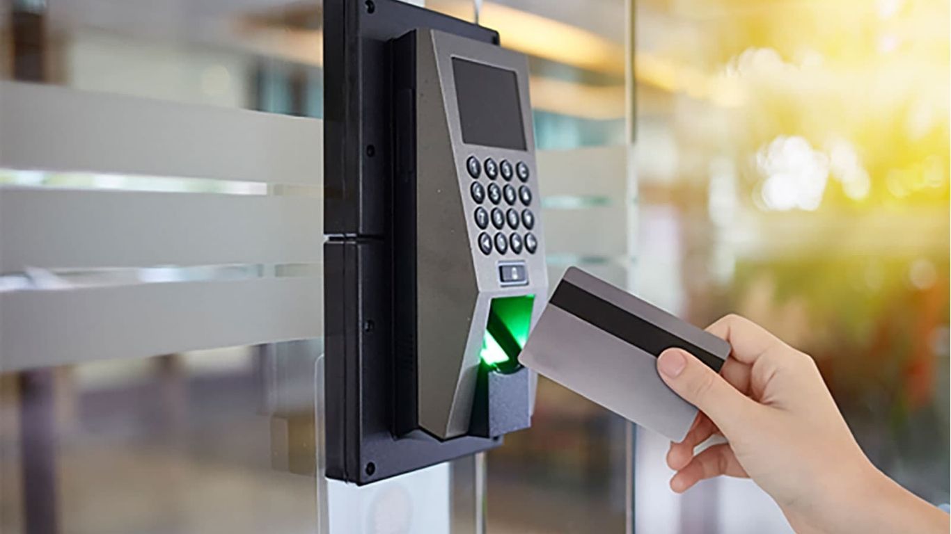 Máy Chấm Công F18 Có Tốt Không? Đánh Giá Chi Tiết Từ A-Z

